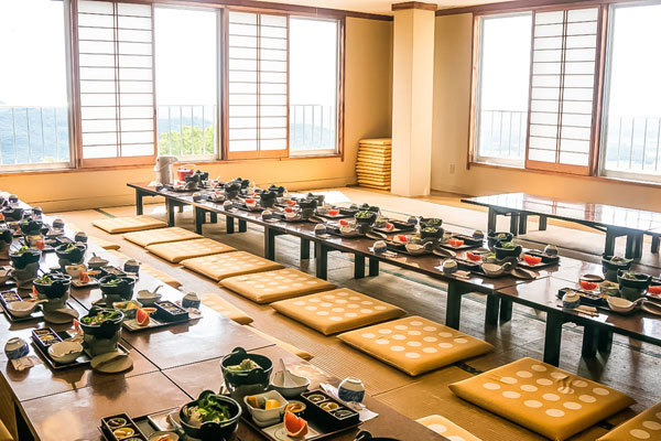 おみやげ・お食事処：神田家の内観２階